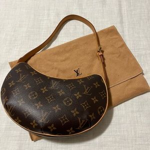 Louis Vuitton Croissant PM